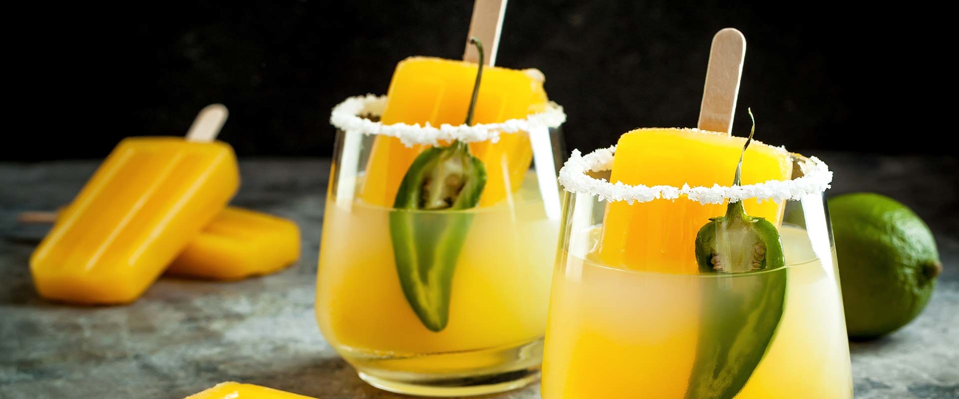 10 Delicious Mango Garnish Ideas for Your Summer Cocktails